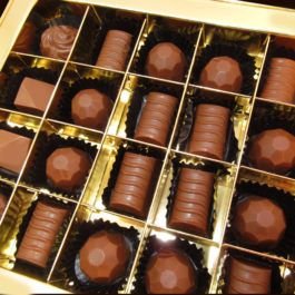 Le Chocolat XTACY 24 Piece Gold Luxury Chocolate Tray