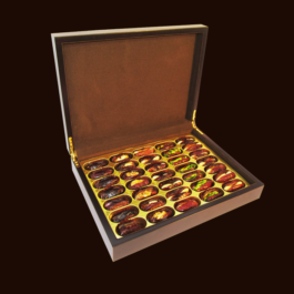 Le Chocolat XTACY 35 Piece Wooden Mashrabiya Design Stuffed Dates Box