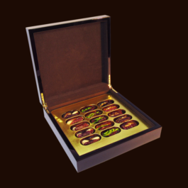 Le Chocolat XTACY Wooden Mashrabiya Design 15 Piece Dates Box